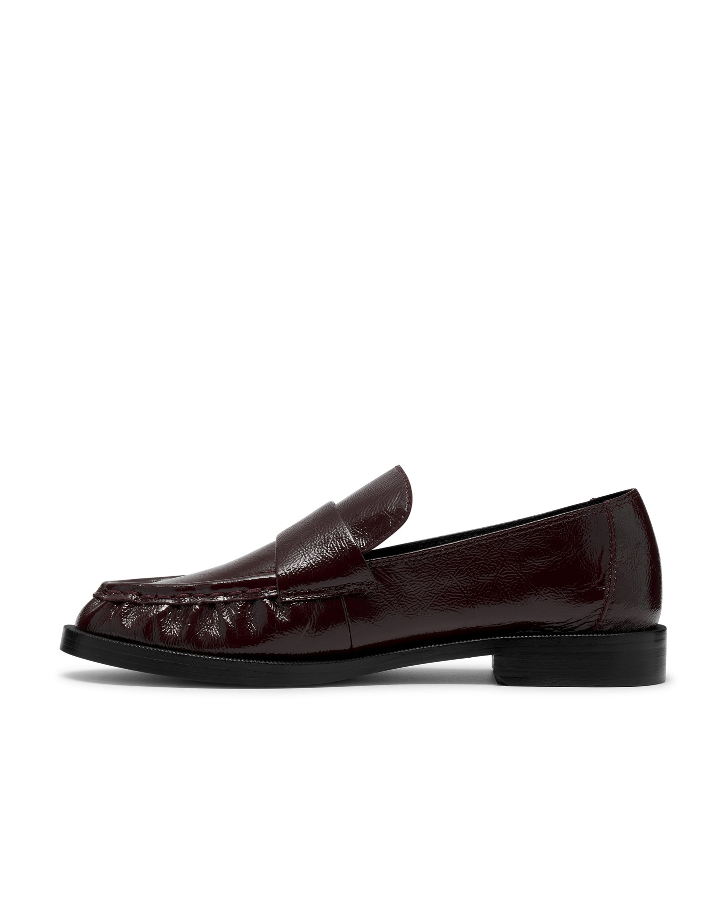 Straven2 Step burgundy patent | Bildmaterial bereitgestellt von SHOES.PLEASE.