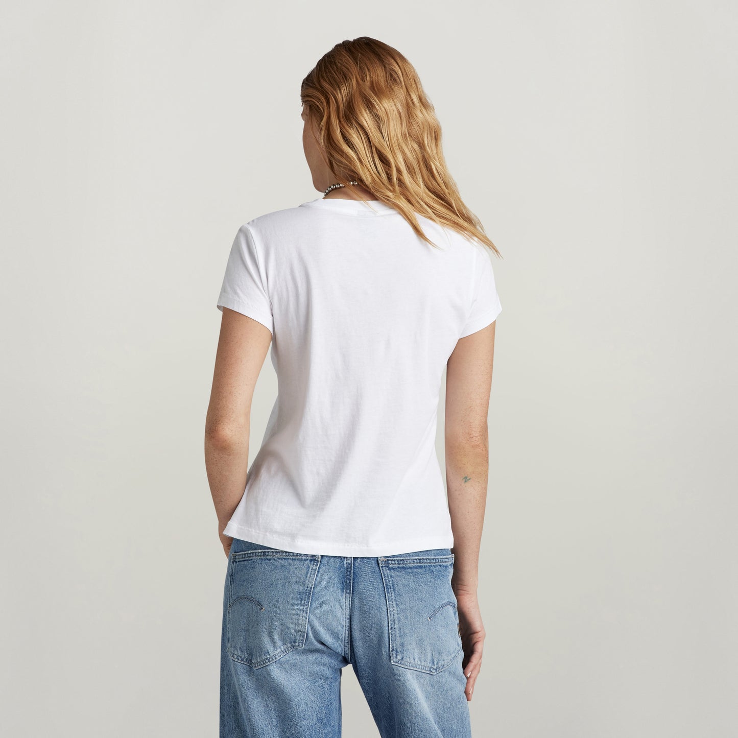 Front seam r t Wmn white | Bildmaterial bereitgestellt von SHOES.PLEASE.