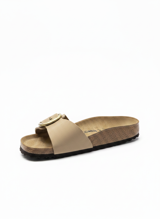 Madrid Big Buckle Nubuck Leather Women Narrow sandcastle