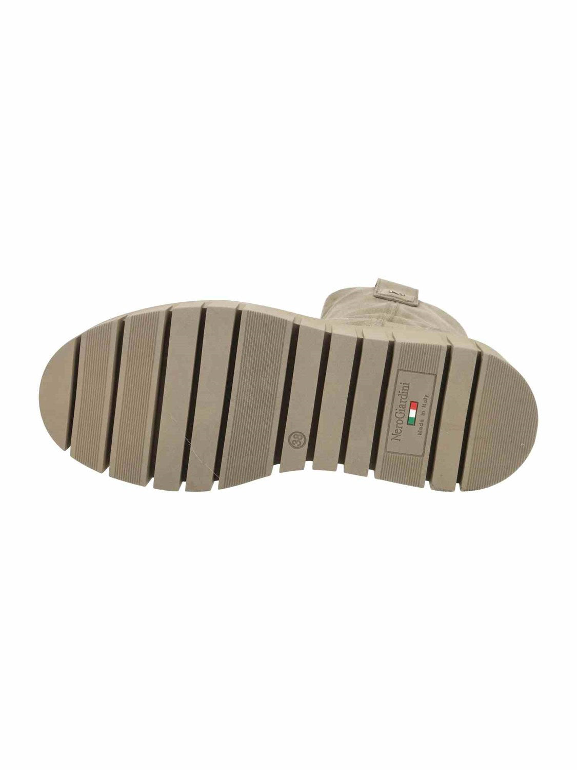 Arold Velo Talpa Tr Sulmona Fango talpa | Bildmaterial bereitgestellt von SHOES.PLEASE.