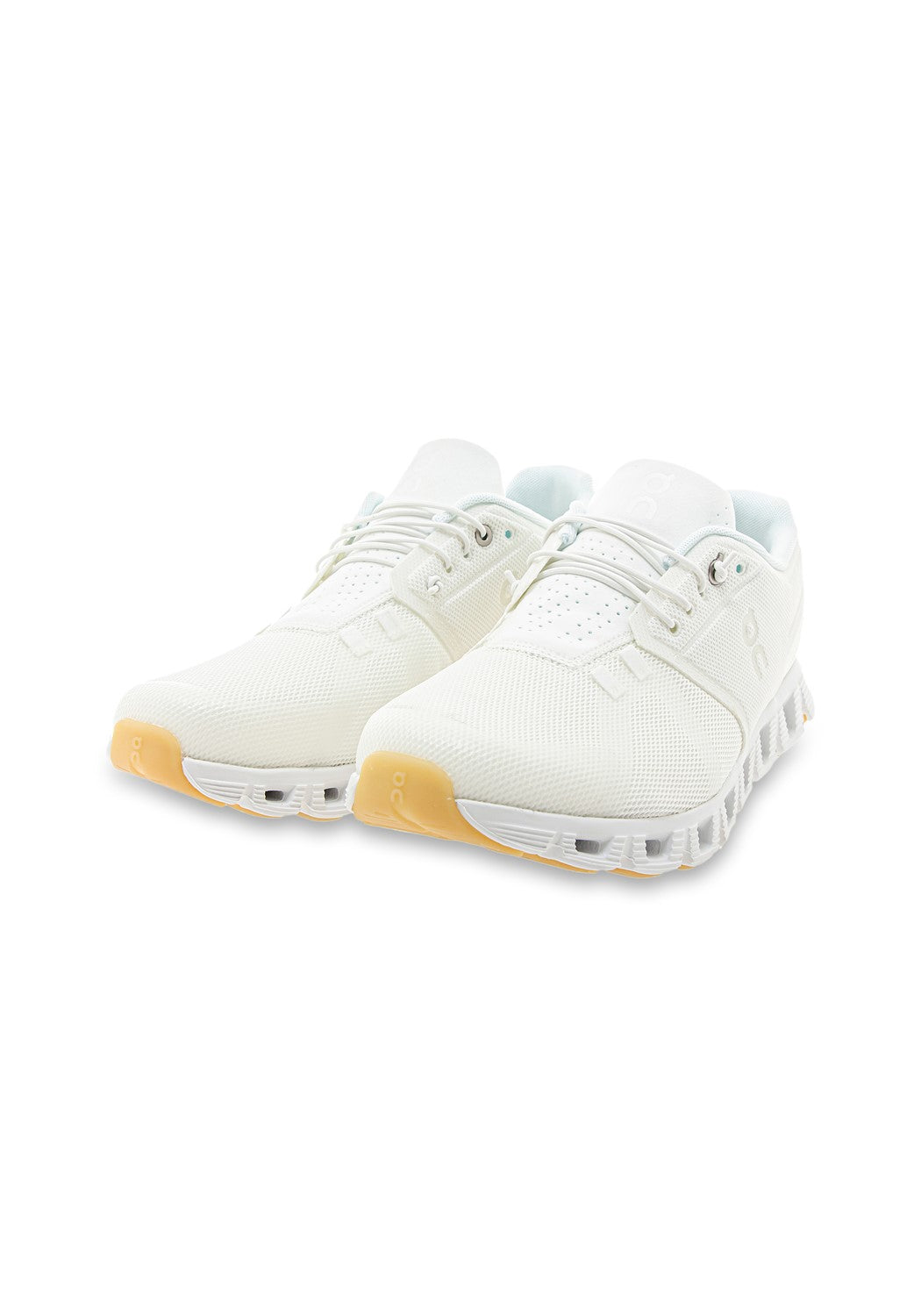 88.98532 W Cloud undyed | Bildmaterial bereitgestellt von SHOES.PLEASE.