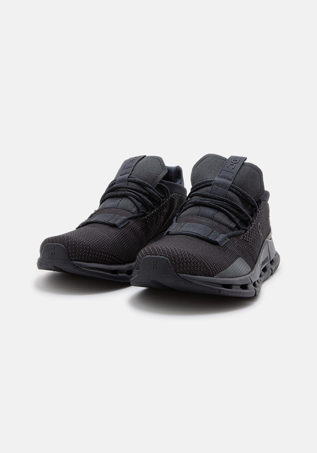 26.99814 W Cloudnova blk eclipse | Bildmaterial bereitgestellt von SHOES.PLEASE.