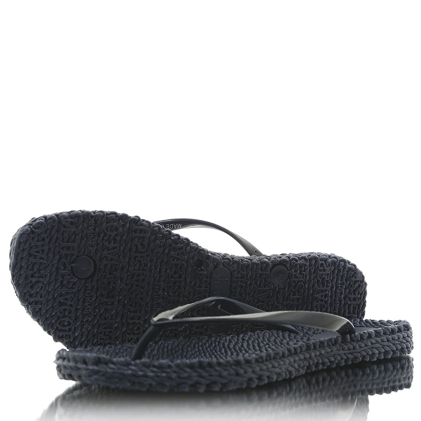 Flip Flop indigo | Bildmaterial bereitgestellt von SHOES.PLEASE.
