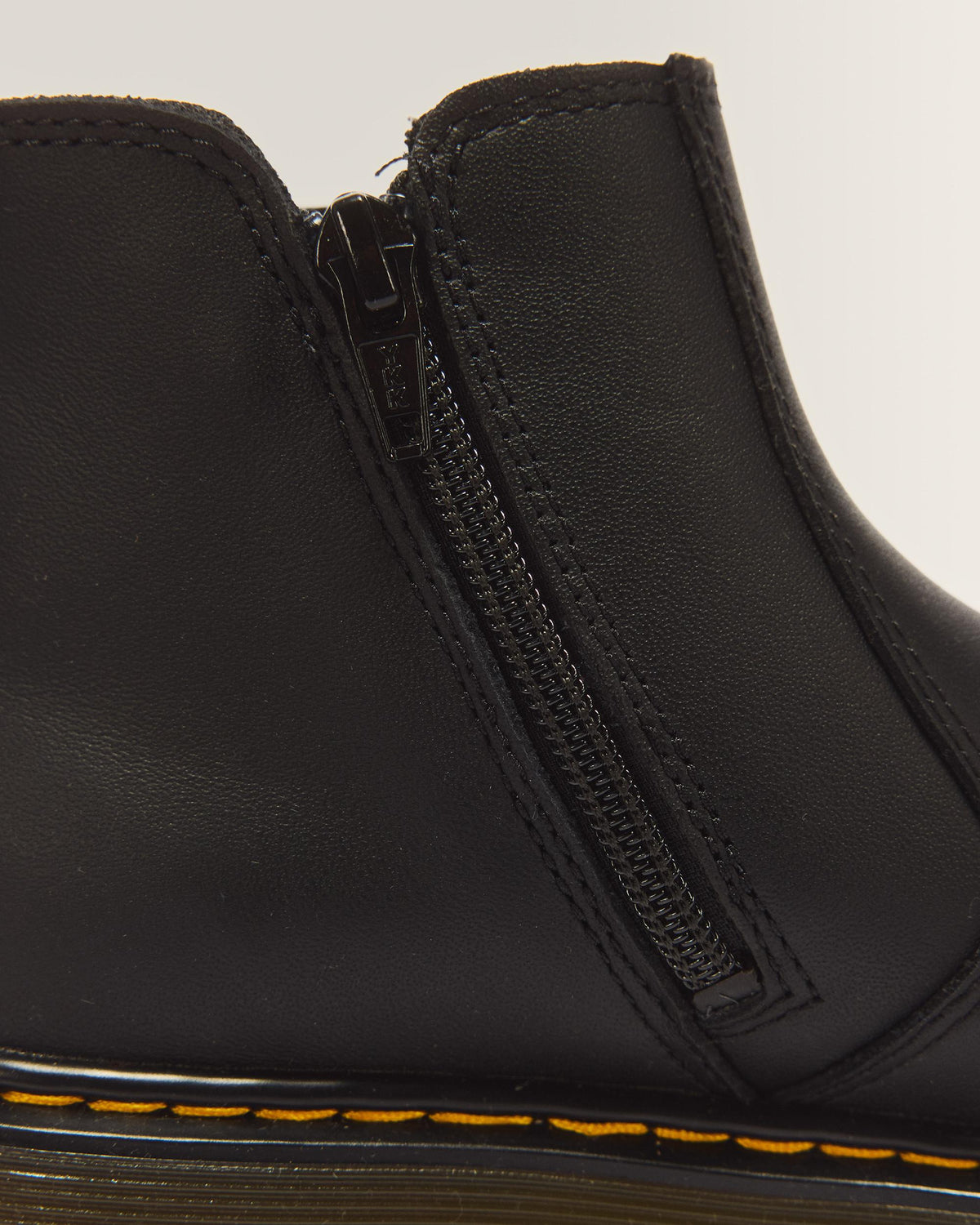 2976 Y Black Softy T black | Bildmaterial bereitgestellt von SHOES.PLEASE.