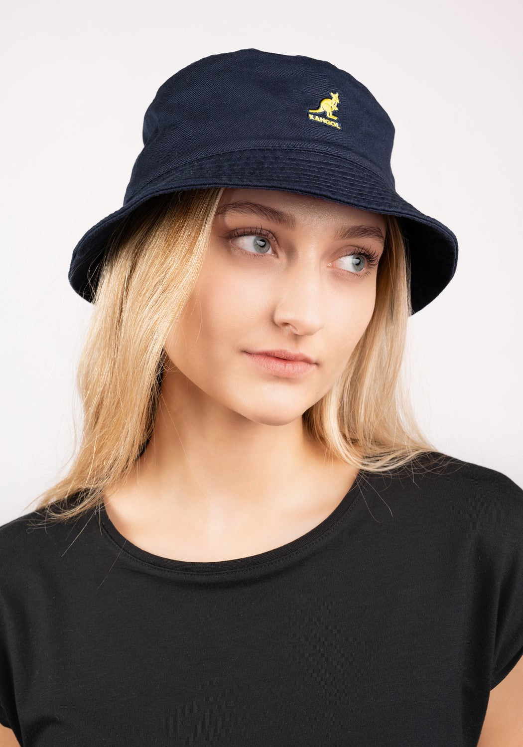 Washed Bucket navy | Bildmaterial bereitgestellt von SHOES.PLEASE.