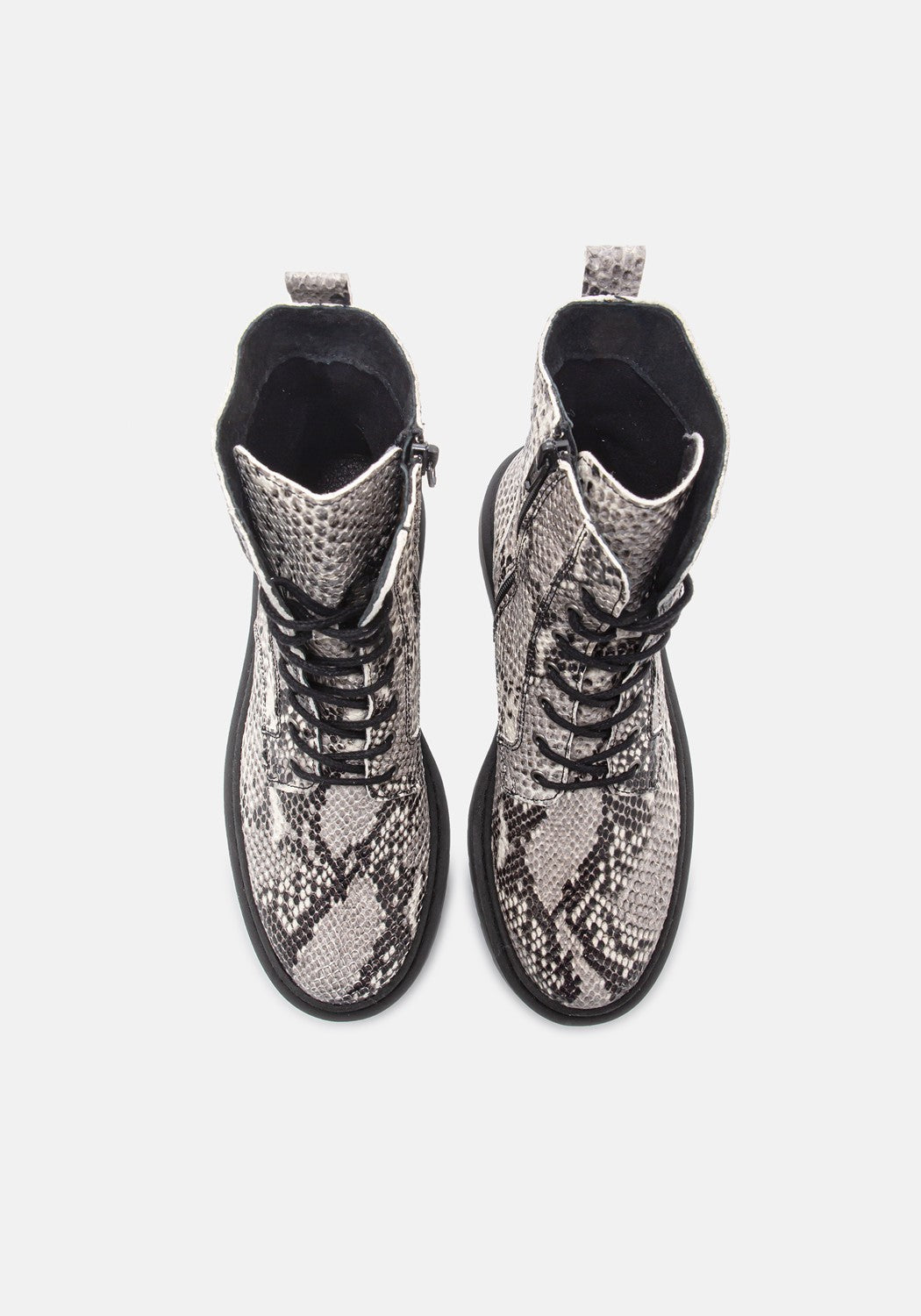 Mary Boot Pitton black/white snake | Bildmaterial bereitgestellt von SHOES.PLEASE.