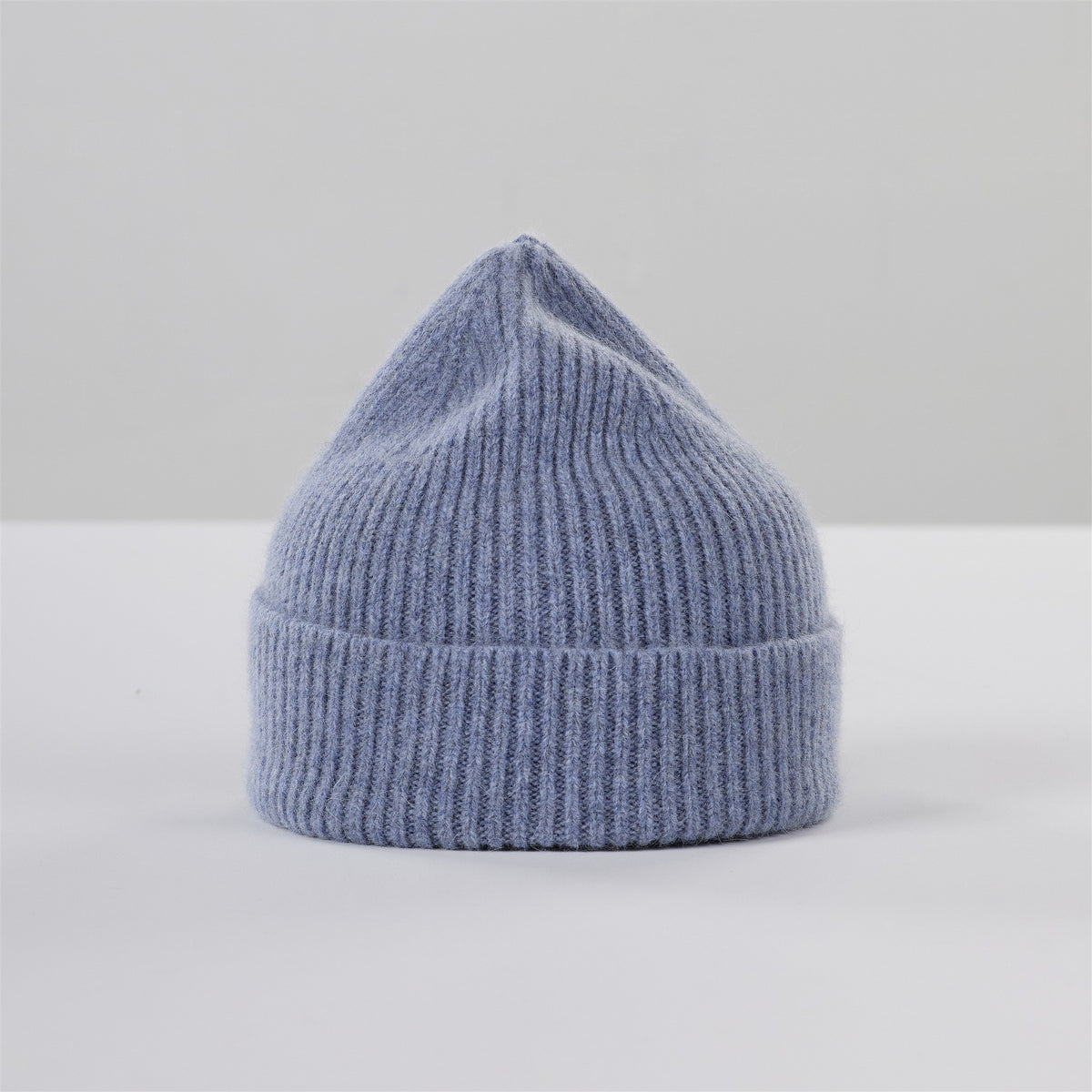 Beanie washed denim | Bildmaterial bereitgestellt von SHOES.PLEASE.