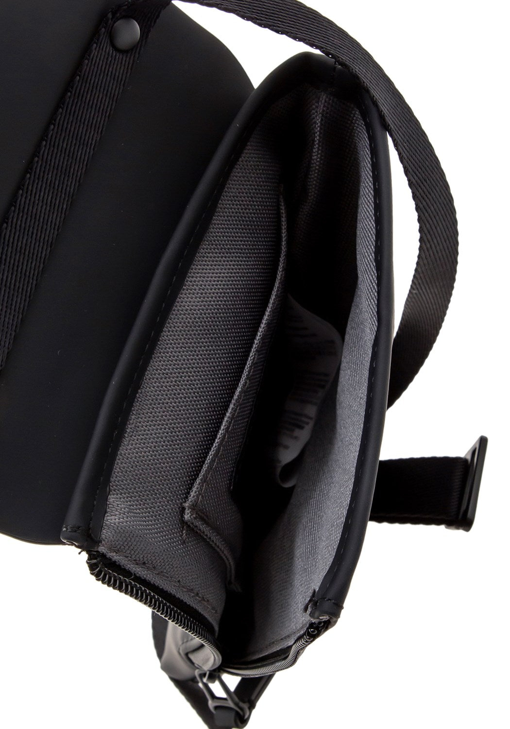 Spläsh Mini Crossbody  black | Bildmaterial bereitgestellt von SHOES.PLEASE.