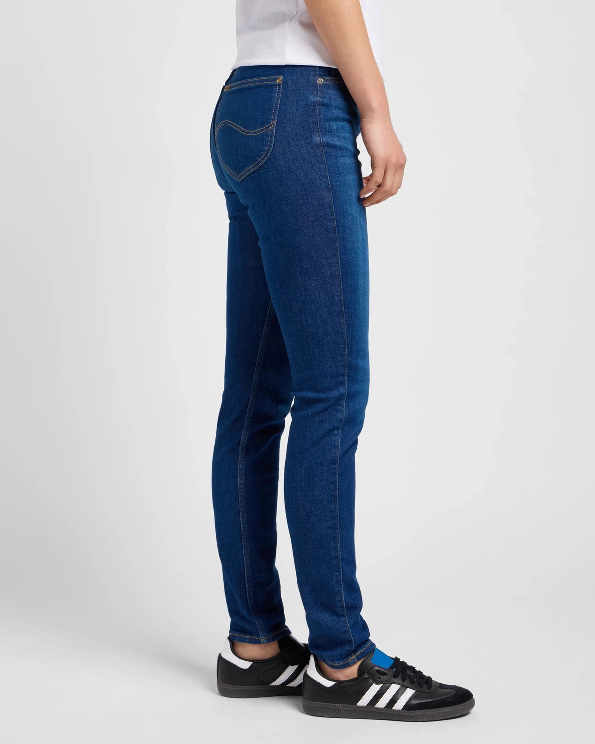 SCARLETT_HIGH NIGHT_SKY medium denim | Bildmaterial bereitgestellt von SHOES.PLEASE.
