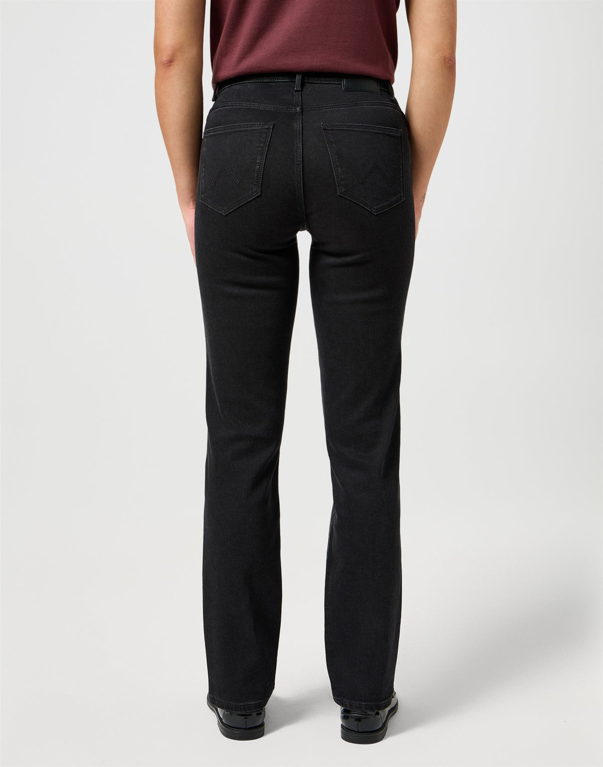 STRAIGHT DRAINPIPE denim black | Bildmaterial bereitgestellt von SHOES.PLEASE.