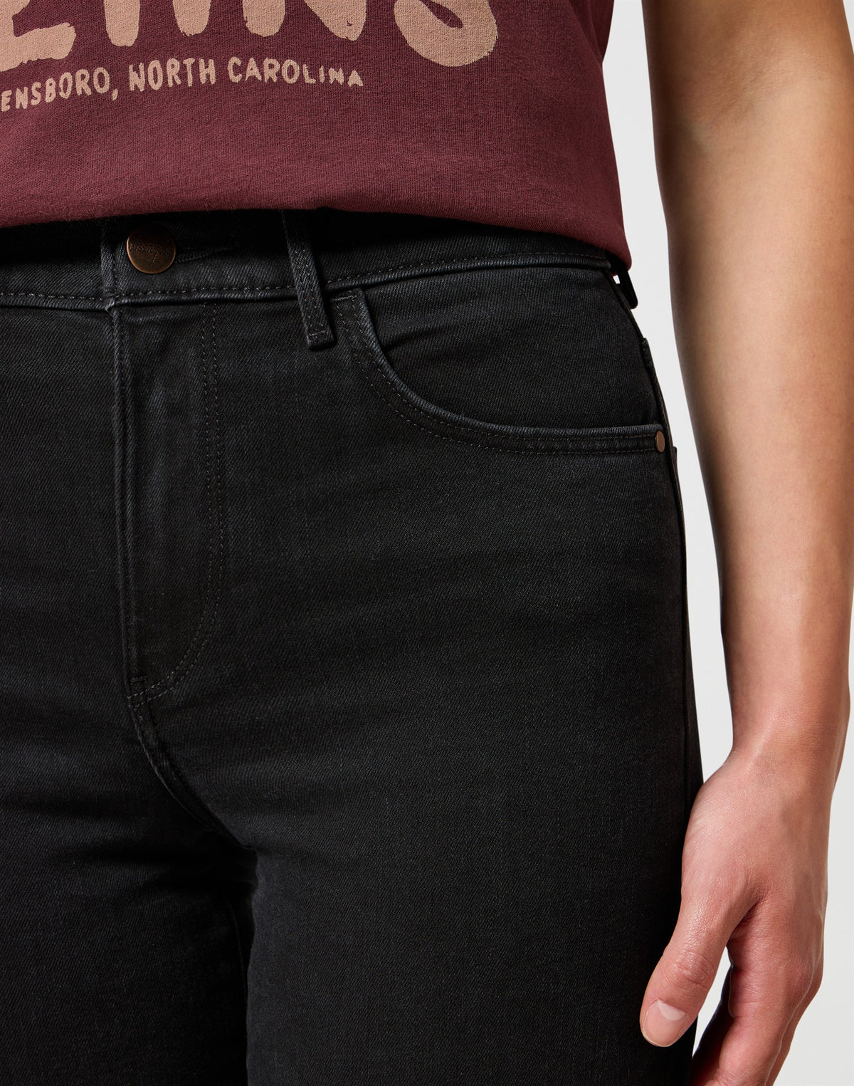 STRAIGHT DRAINPIPE denim black | Bildmaterial bereitgestellt von SHOES.PLEASE.