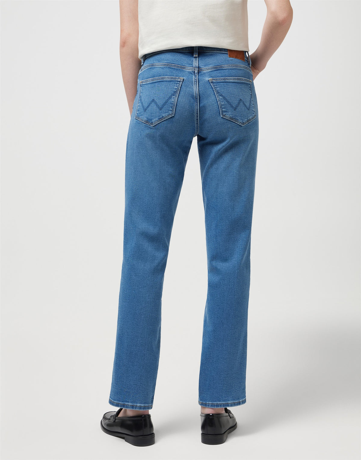 STRAIGHT AURELIA medium denim | Bildmaterial bereitgestellt von SHOES.PLEASE.