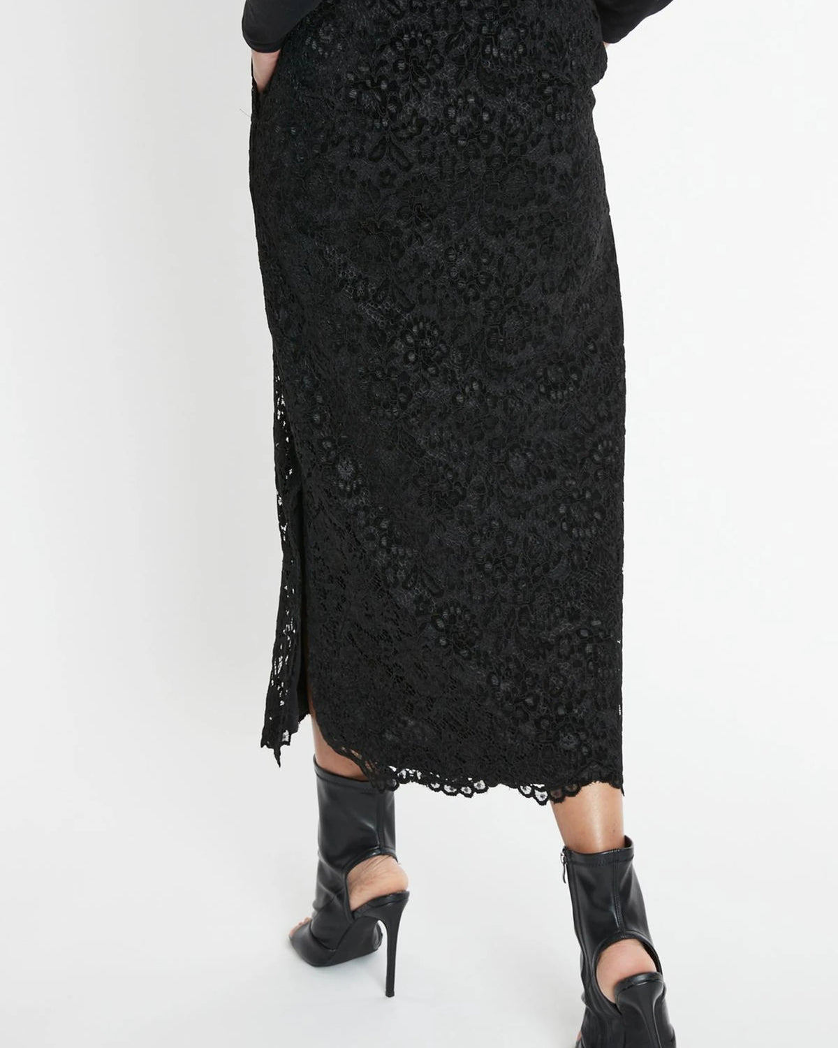 Skirt 13343-060781-3562-100 black | Bildmaterial bereitgestellt von SHOES.PLEASE.