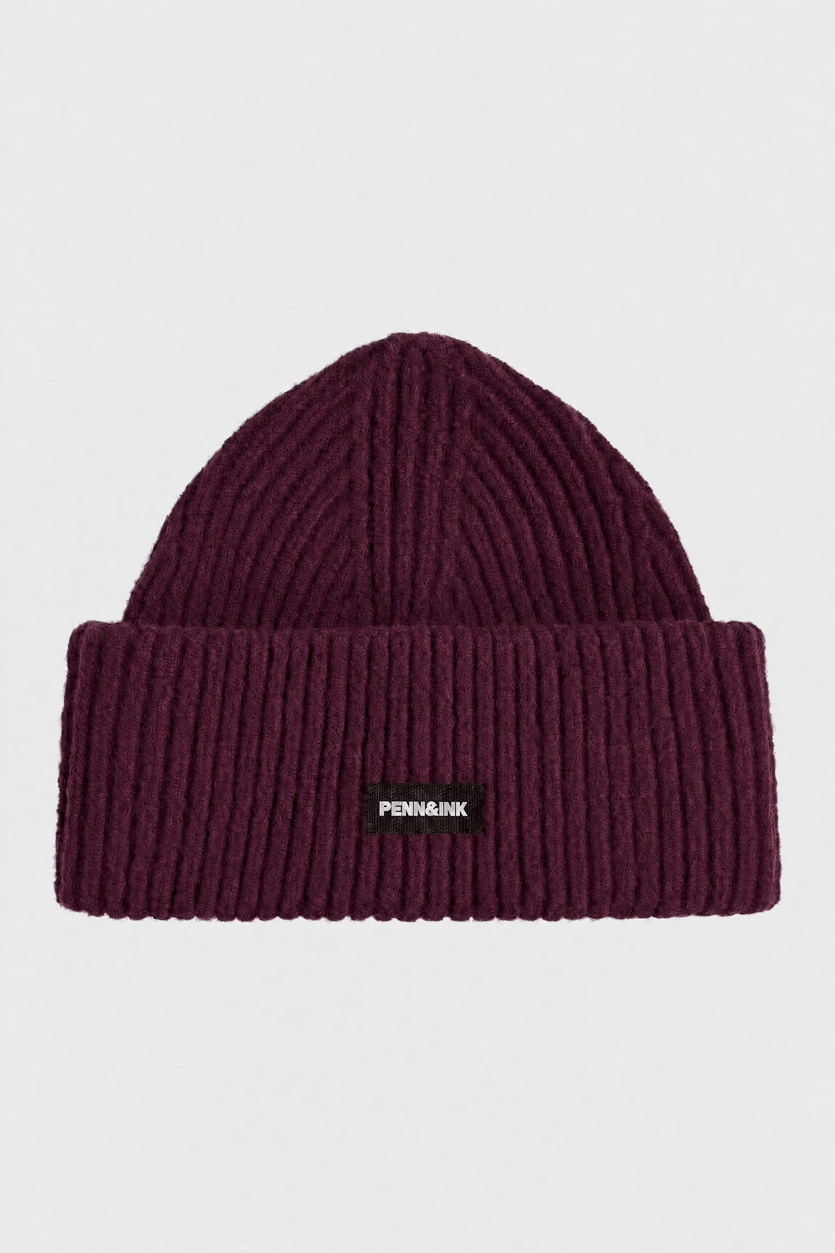 Hat aubergine | Bildmaterial bereitgestellt von SHOES.PLEASE.