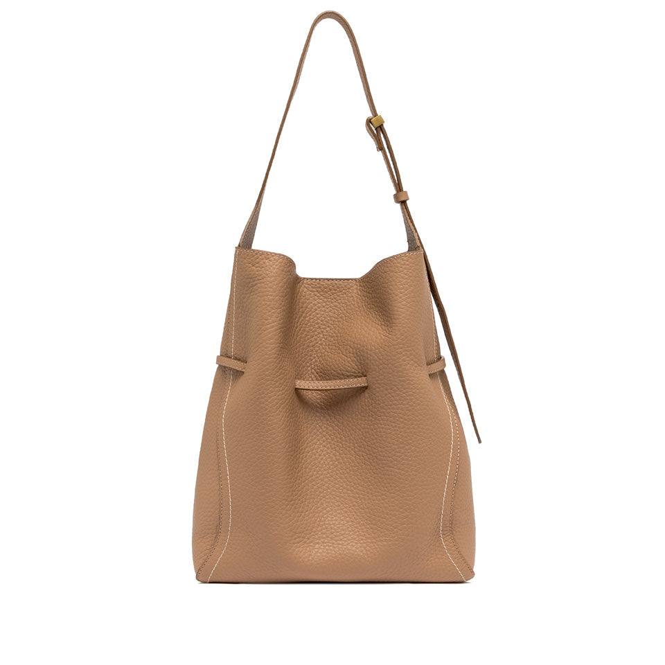 Sienna clay BS 11787 | Bildmaterial bereitgestellt von SHOES.PLEASE.