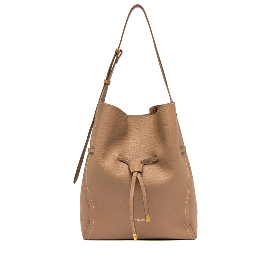 Sienna clay BS 11787 | Bildmaterial bereitgestellt von SHOES.PLEASE.