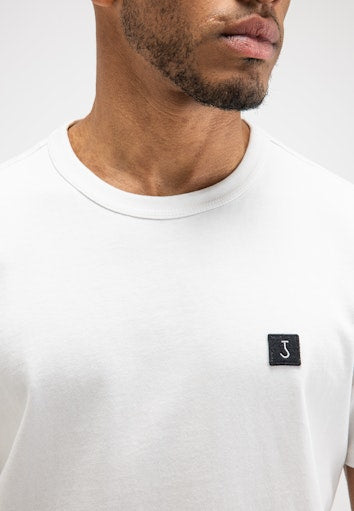 Army Tee off white | Bildmaterial bereitgestellt von SHOES.PLEASE.