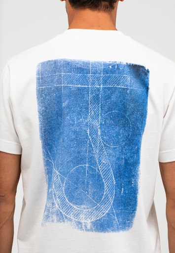 Army Cyan Loose Tee titan white | Bildmaterial bereitgestellt von SHOES.PLEASE.