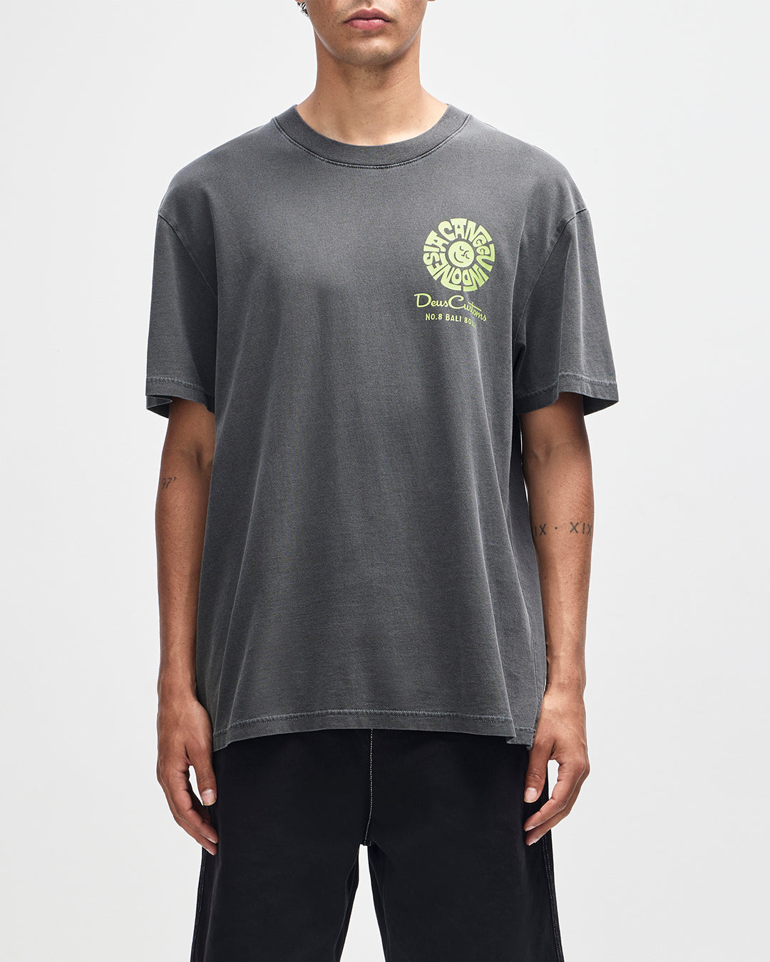 Canggu Address Tee anthracite | Bildmaterial bereitgestellt von SHOES.PLEASE.