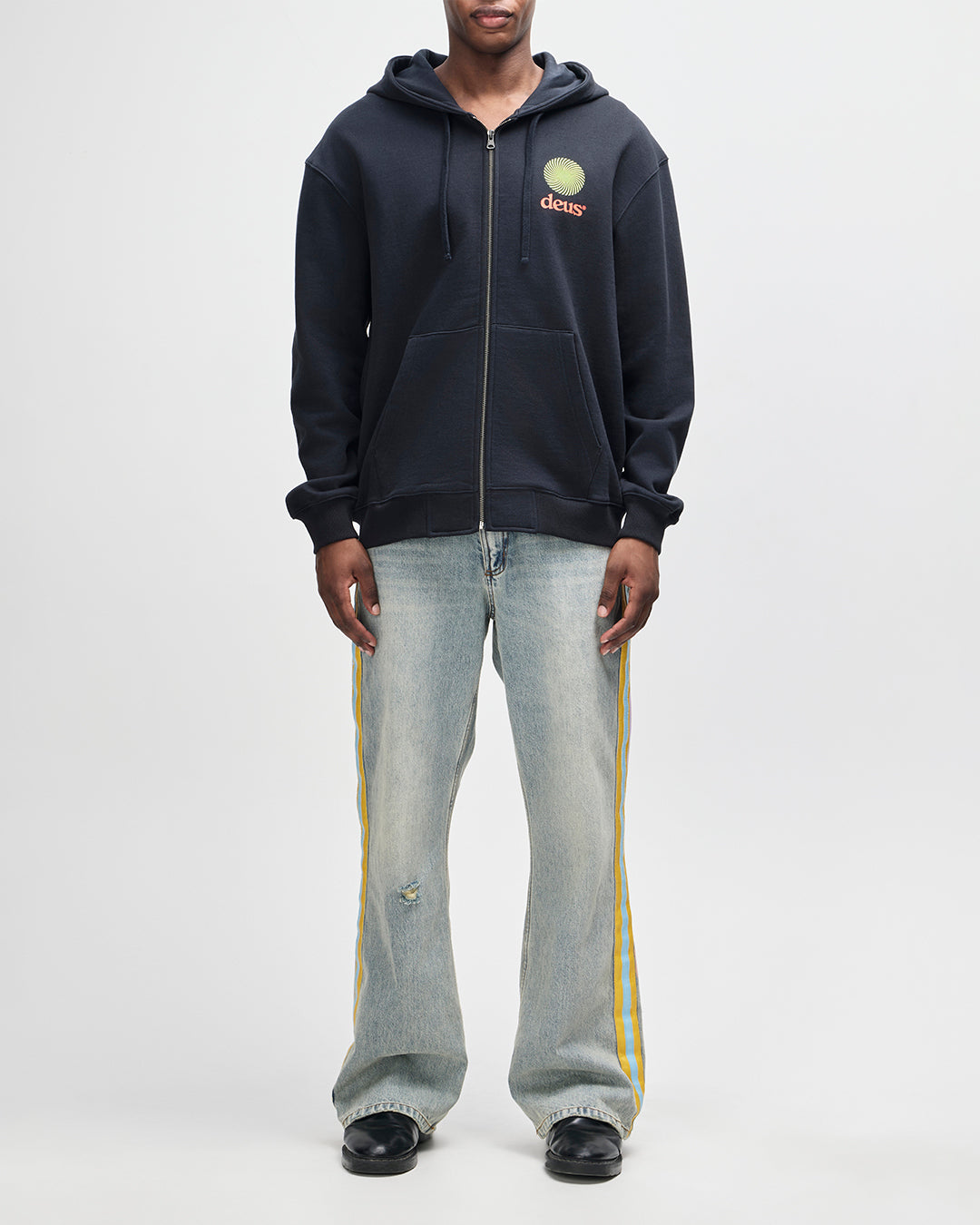 Strata Zip Hoodie black | Bildmaterial bereitgestellt von SHOES.PLEASE.