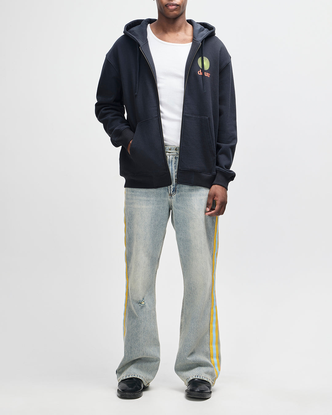 Strata Zip Hoodie black | Bildmaterial bereitgestellt von SHOES.PLEASE.