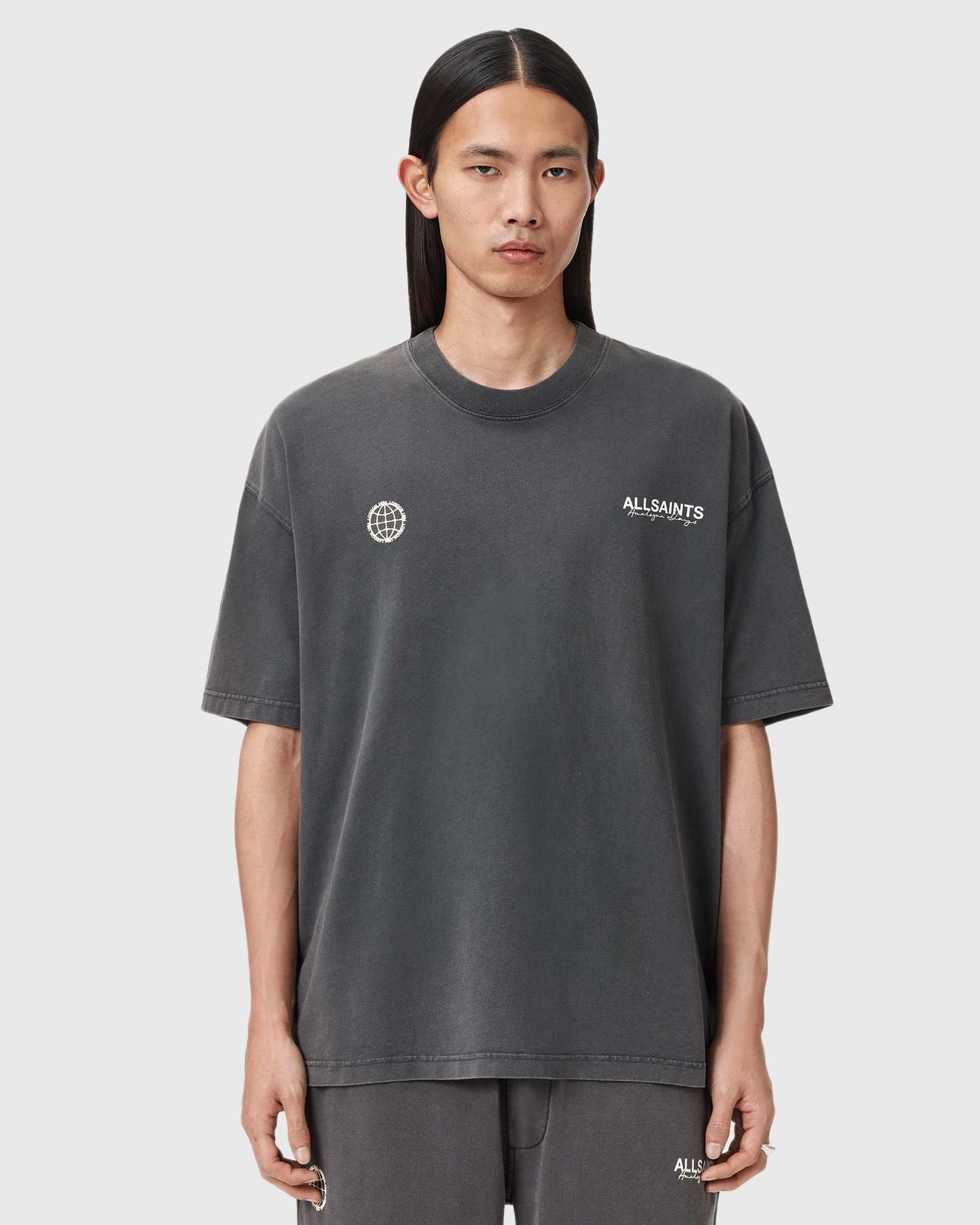 EMBLEM SS CREW washed black | Bildmaterial bereitgestellt von SHOES.PLEASE.