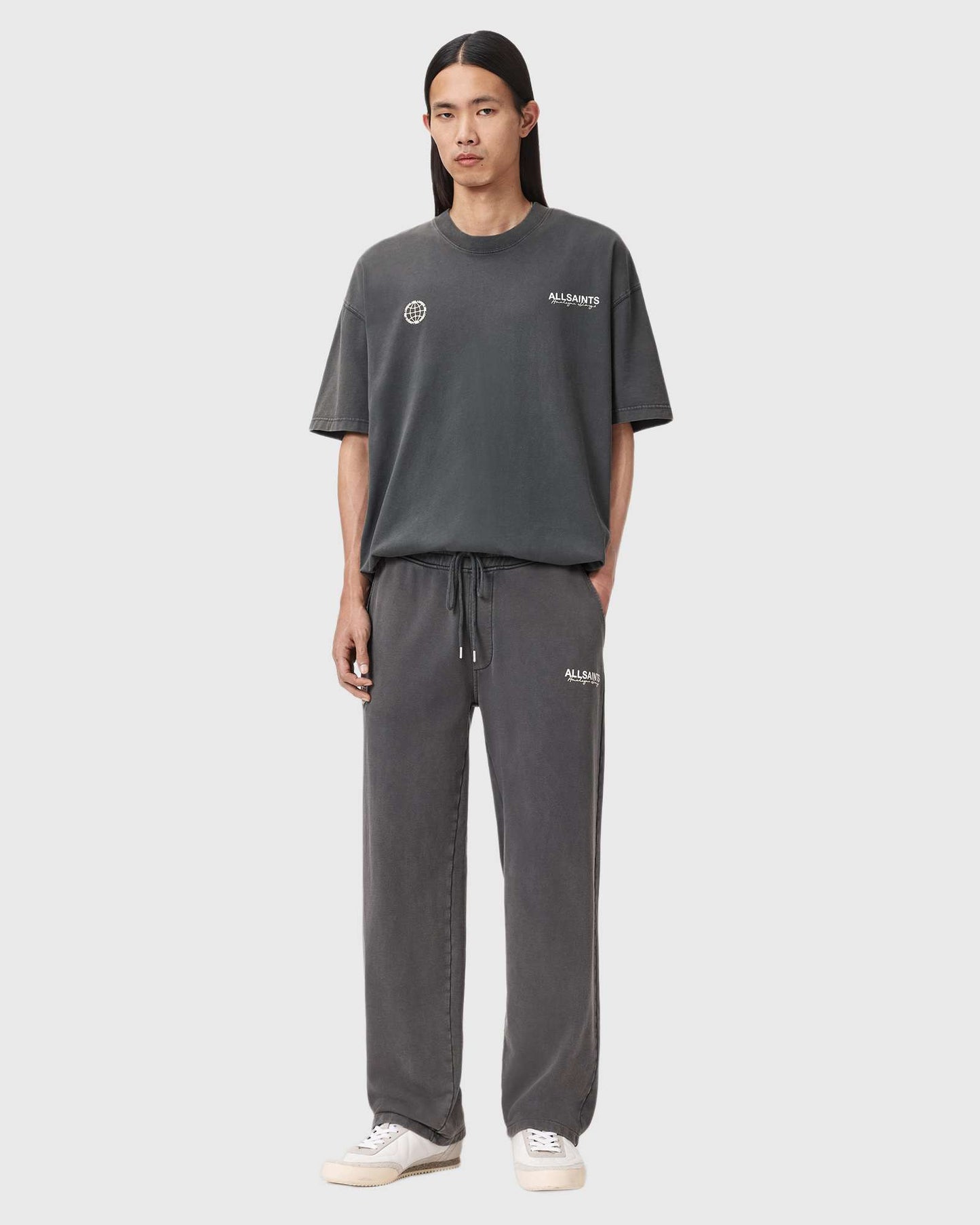 EMBLEM SS CREW washed black | Bildmaterial bereitgestellt von SHOES.PLEASE.