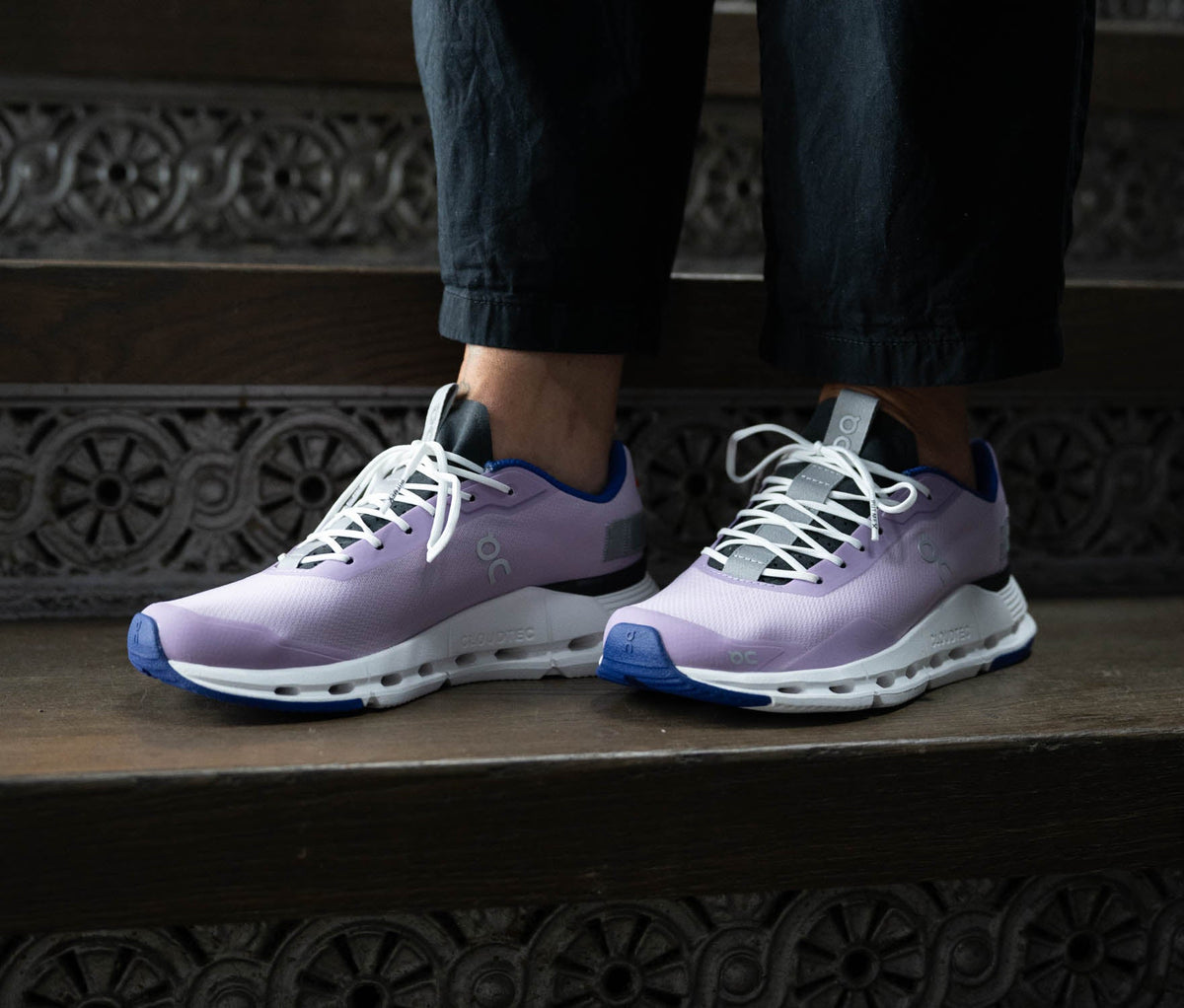 26.98181 W Cloudnova aster/magnet | Bildmaterial bereitgestellt von SHOES.PLEASE.