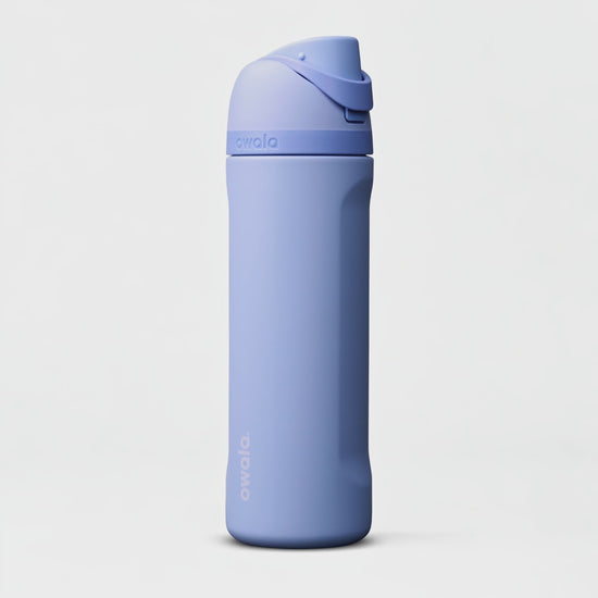 Owala FreeSip Trinkflasche 710 ml in Out of the Blue – Produktvideo | Bildmaterial bereitgestellt von SHOES.PLEASE.