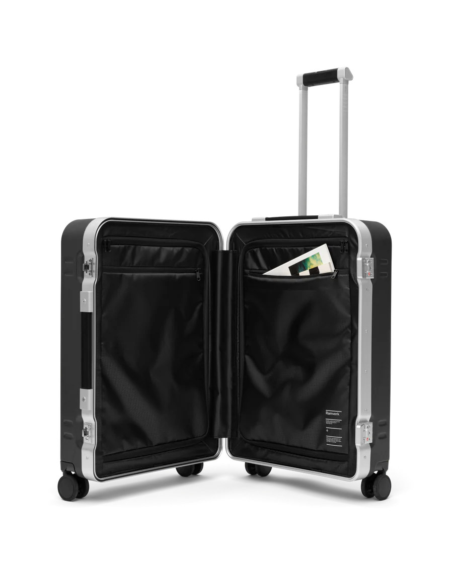 Ramverk Pro Check-in Luggage Medium silver | Bildmaterial bereitgestellt von SHOES.PLEASE.