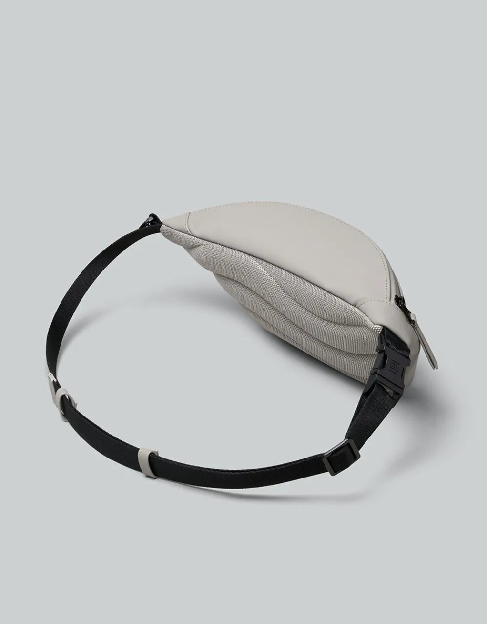 Spläsh Sling Bag taupe | Bildmaterial bereitgestellt von SHOES.PLEASE.